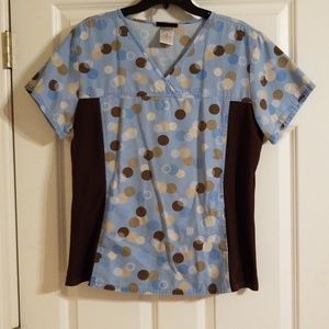 Cherokee scrub top sz L